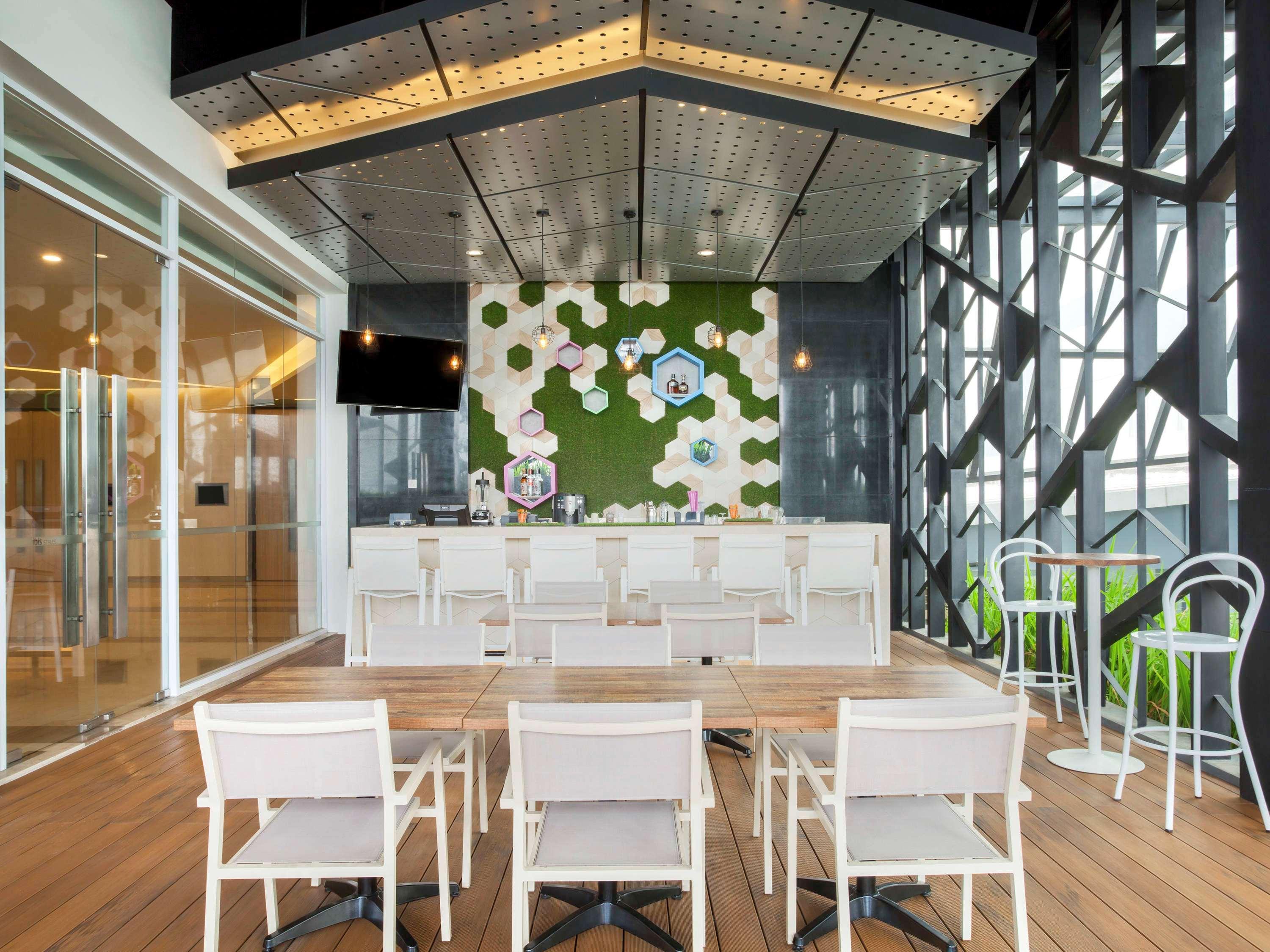 Ibis Styles Jakarta Sunter Kültér fotó