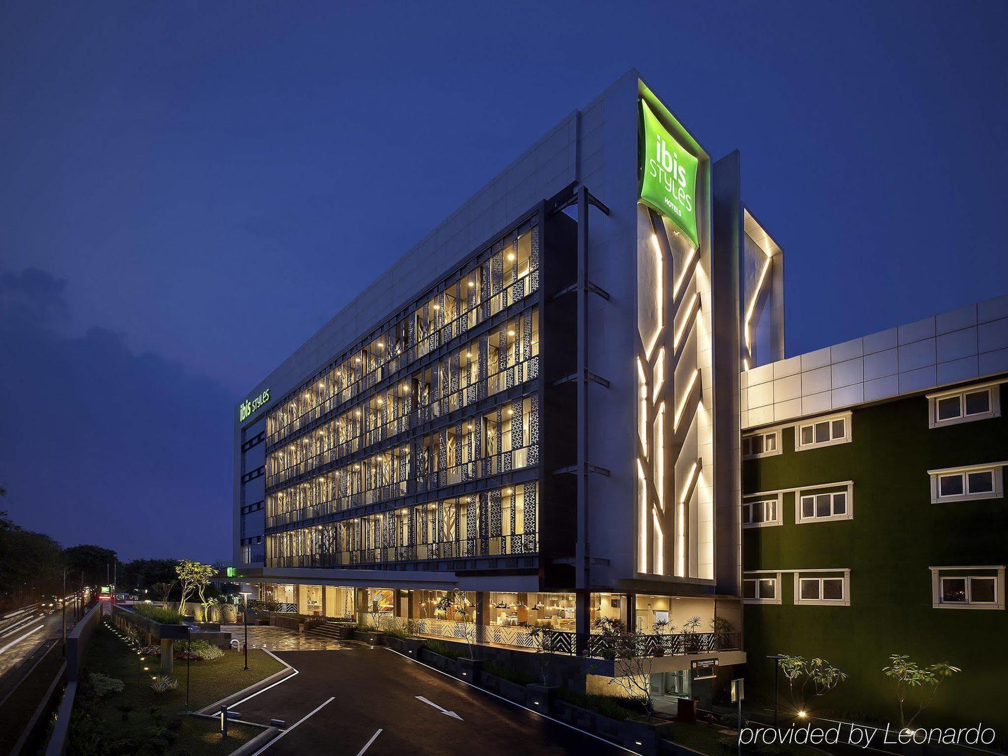 Ibis Styles Jakarta Sunter Kültér fotó